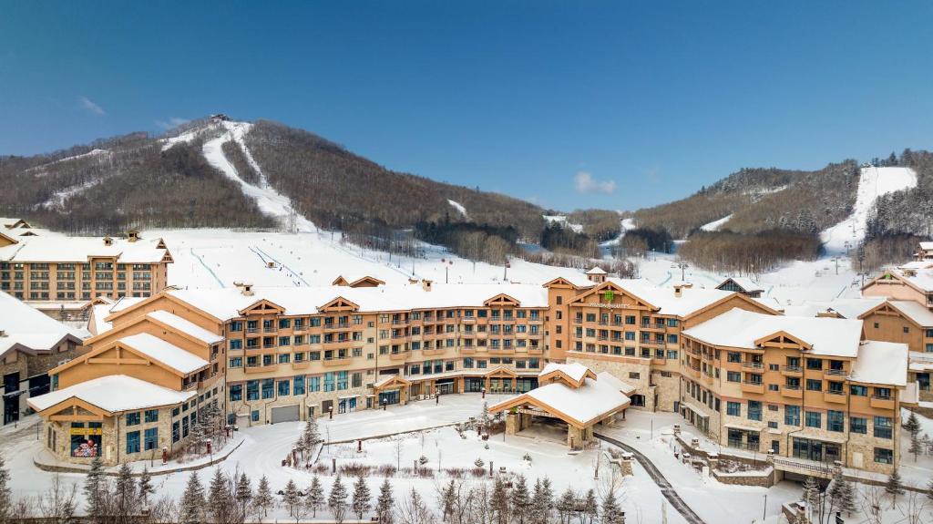 Wanda Jin Resort main building